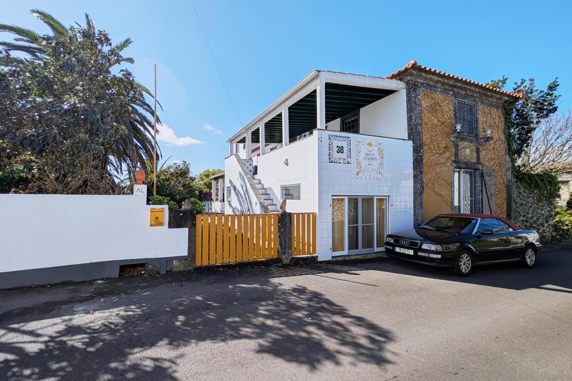 Loving Strangers Hostel Madalena  Exterior photo