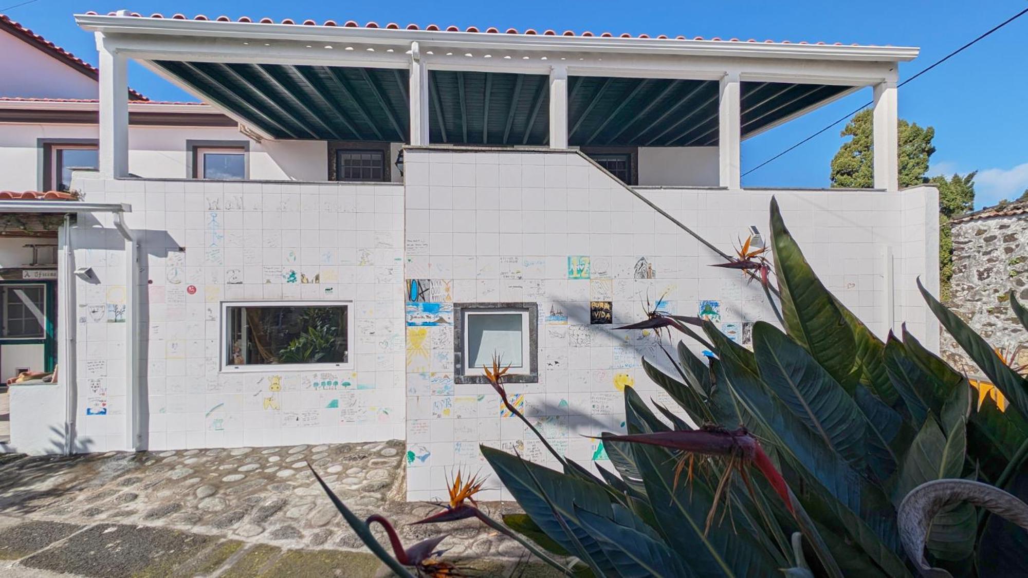 Loving Strangers Hostel Madalena  Exterior photo